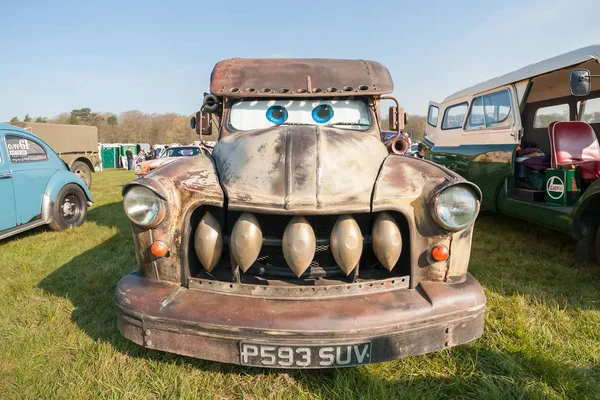 Tecknad karaktär lastbil — Stockfoto