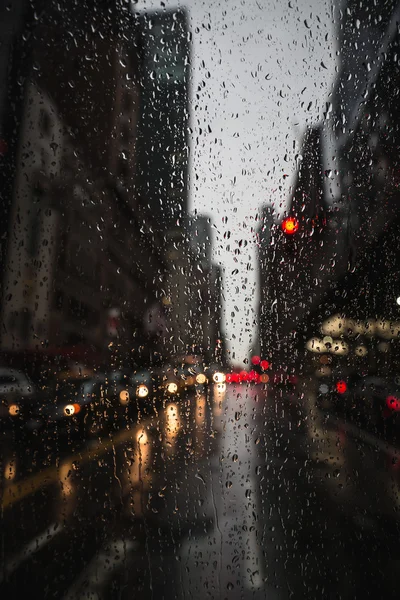 Vista da cidade de Nova York na noite chuvosa — Fotografia de Stock