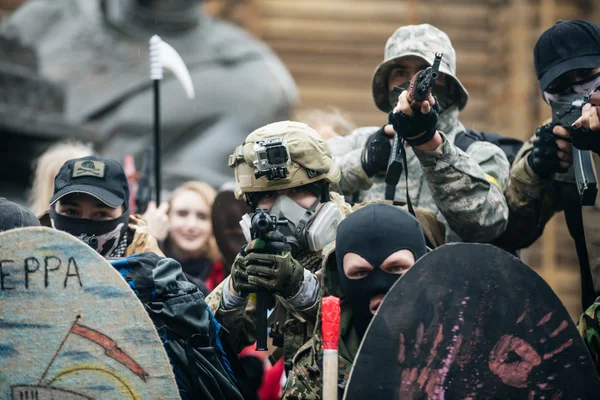 Défilé de zombies dans les rues de Kiev — Photo