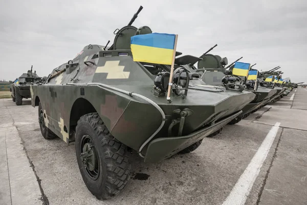 Armes et équipements militaires des forces armées ukrainiennes — Photo