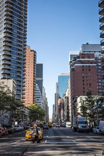 Nowy Jork i Nowego Jorku. Scena na ulicy Manhattan — Zdjęcie stockowe