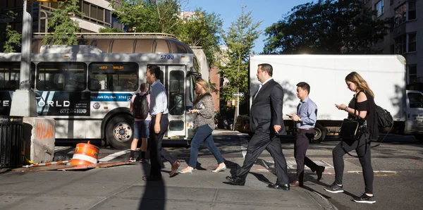 Nueva York y los neoyorquinos. Manhattan escena de la calle —  Fotos de Stock