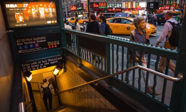 Nyc metro istasyonu girişi