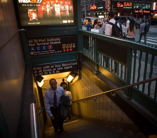 New York metró bejárat — Stock Fotó