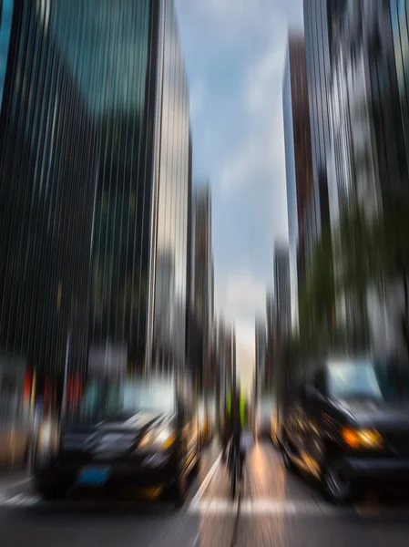 Abstract blurred image of Manhattan street scene — Stock Photo, Image
