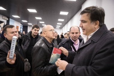 Mikhail Saakaşvili basın brifing üzerinde