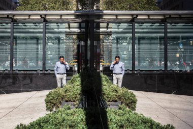 Manhattan yansımaları sokak sahne
