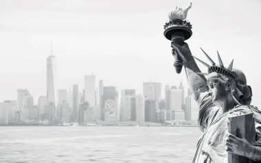 Manhattan siluetinin bir siste