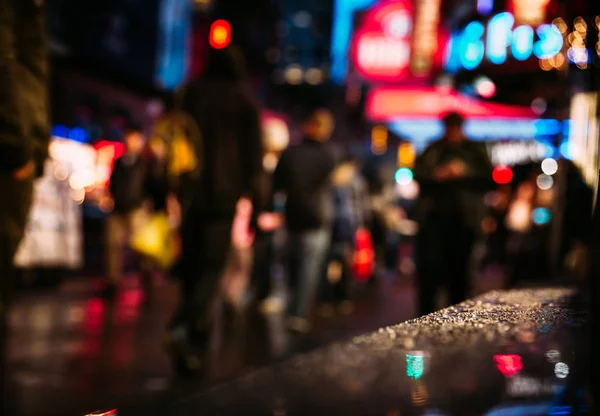 NYC sokaklarında yağmur ıslak asfalt üzerine düşünceler ile sonra — Stok fotoğraf