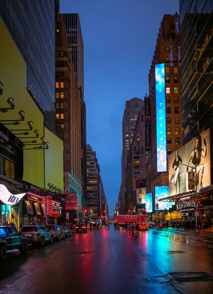 Las calles de la ciudad de Nueva York por la noche — Foto de Stock