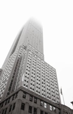 Empire State Binası ayakta siste