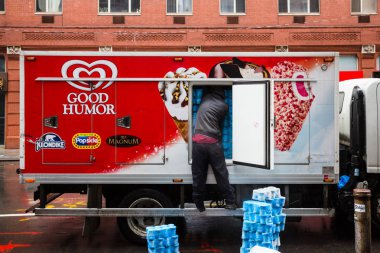 New York'ta dondurma teslim