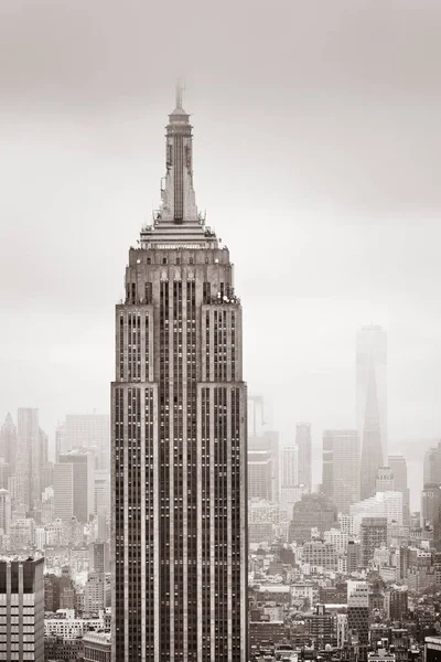 夜のマンハッタンの通りのニューヨーク Sep 15 黒と白のイメージ マンハッタンはニューヨーク市の つの自治区の最も密に住まれました ストックエディトリアル用写真 C Palinchak