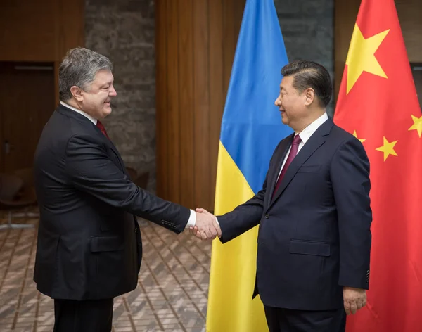 Petro Poroshenko and Xi Jinping — Stock Photo, Image