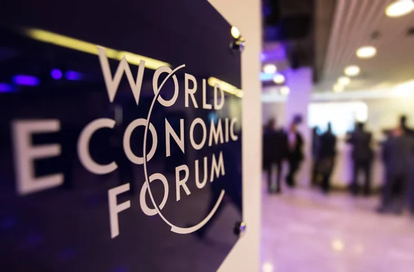 Godło na światowym Forum ekonomicznym w Davos — Zdjęcie stockowe
