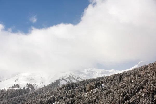 Alpes suizos cerca de Davos, Suiza — Foto de Stock