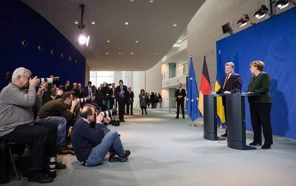 Angela Merkel e Petro Poroshenko — Fotografia de Stock