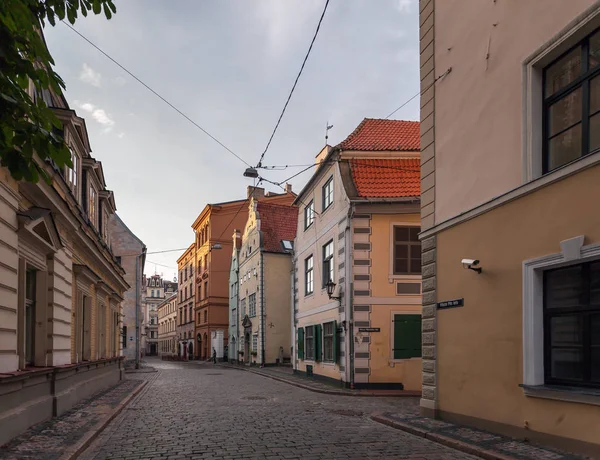 Architecture du vieux Riga tôt le matin — Photo