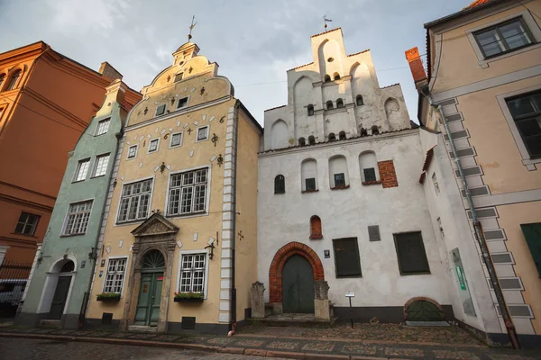 Architecture of old Riga early in the morning — Stock Photo, Image