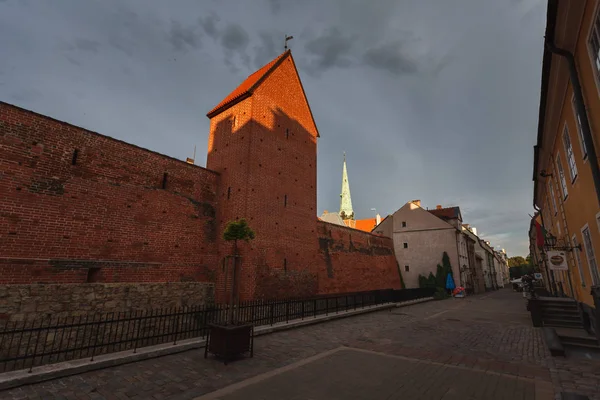 Sabahın erken saatlerinde old Riga mimarisi — Stok fotoğraf