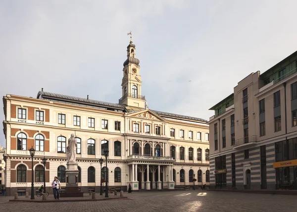 Arquitectura de la antigua Riga temprano en la mañana —  Fotos de Stock