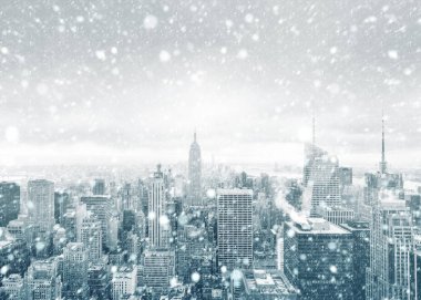 Bir kar fırtınası sırasında New York şehir manzarası