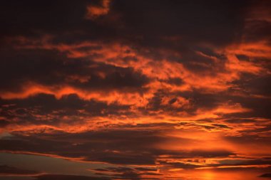 Dramatik gün batımı gökyüzü