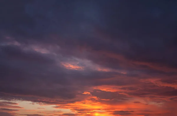 극적 인 일몰 하늘 — 스톡 사진