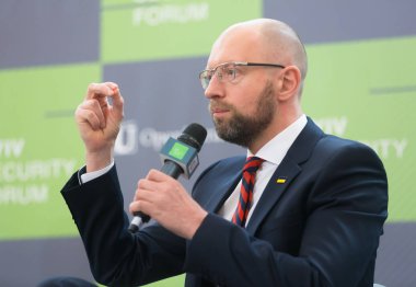 Arseniy Yatsenyuk sırasında 10 Kiev güvenlik forumu 