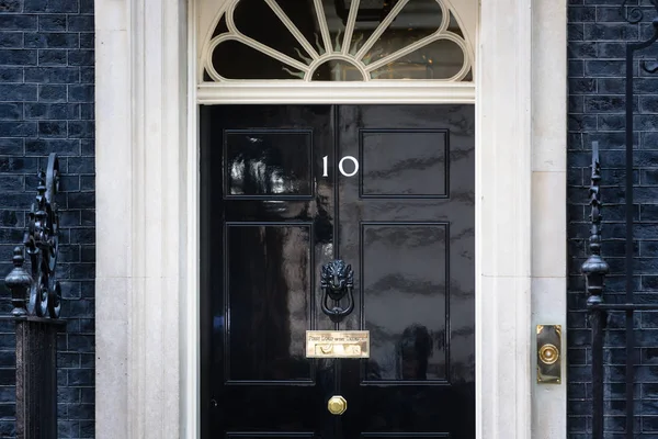 Giriş kapısı 10 Downing Street Londra — Stok fotoğraf