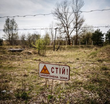 Çernobil dışlama bölgesi yakınındaki Chernobyl nükleer enerji santrali