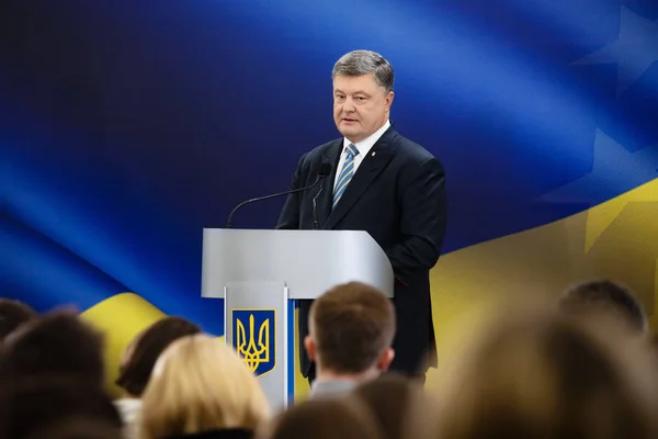 Presskonferens av President av Ukraina Petro Poroshenko — Stockfoto