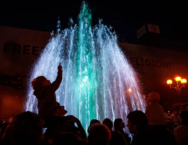 Light and Music Fountains on Maidan Nezalezhnosti in Kiev — Stock Photo, Image