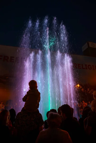 Licht en muziek fonteinen op Majdan Nezalezjnosti in Kiev — Stockfoto