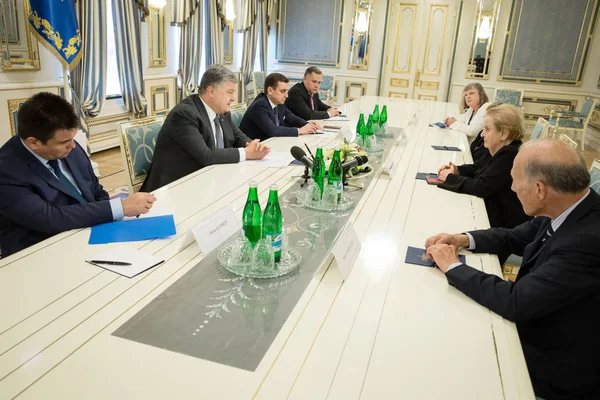 Eski ABD Dışişleri Bakanı Madeleine Albright