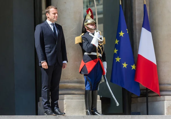 Французький президент Еммануель знаком довготи — стокове фото