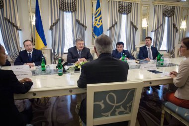 Petro Poroshenko ve Rex Tillerson