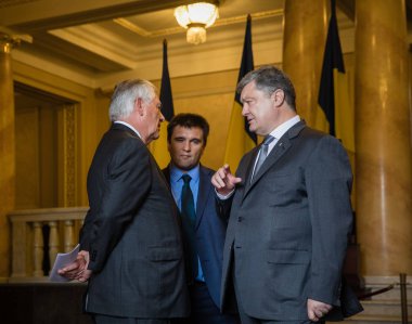 Petro Poroshenko ve Rex Tillerson