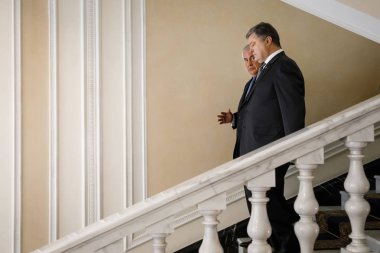 Petro Poroshenko ve Rex Tillerson