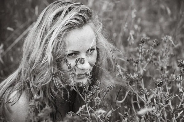 Artistic portrait of freckled woman on natural background — Stock Photo, Image