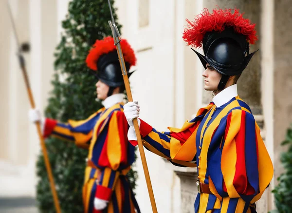 Guardia Svizzera Papale in uniforme — Foto Stock