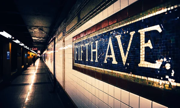 U-Bahn-Station Fifth Avenue — Stockfoto