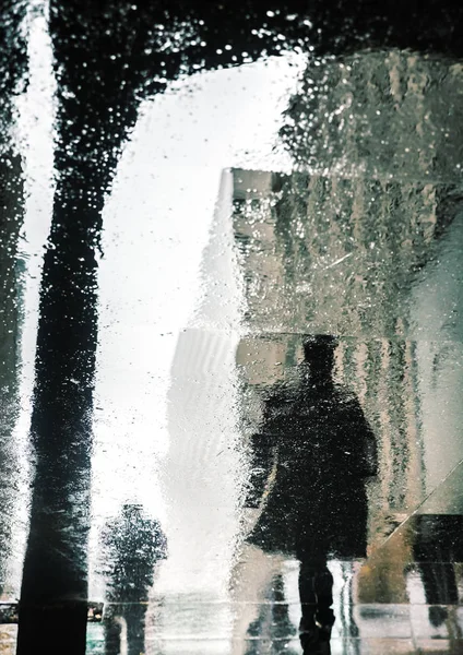 雨とニューヨーク市の反射 — ストック写真