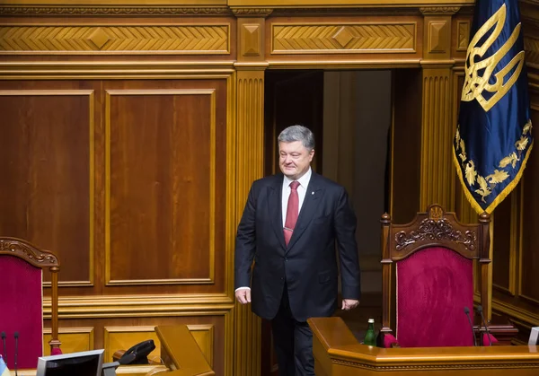 Prezident Ukrajiny Petro Porošenko v parlamentu Verchovna Rada Ukrajina — Stock fotografie