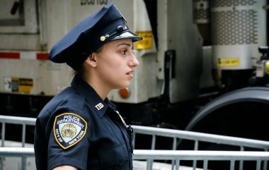 Polis memurları Manhattan sokaklarında