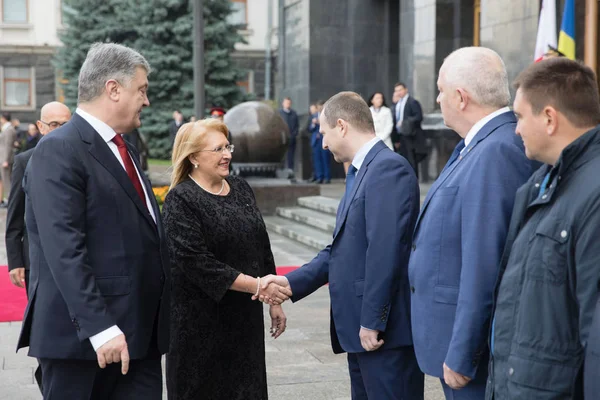 Petro Poroshenko and Maltese President Marie Louise Coleiro Prec — Stock Photo, Image