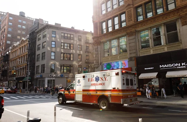 New York City ambulance car — Stock Photo, Image
