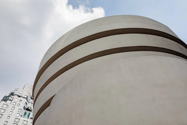 Solomon R. Guggenheim Museum in New York — Stockfoto