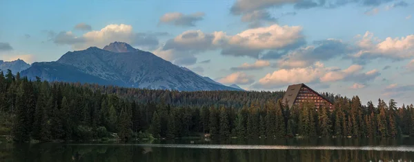 Mountain lake in High Tatra — Stock Photo, Image