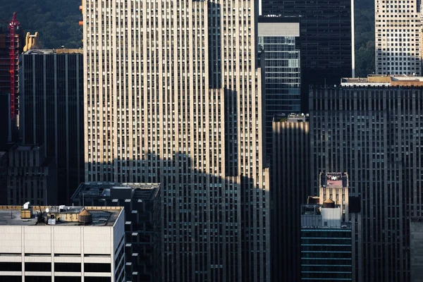 Straßen und Dächer von Manhattan — Stockfoto